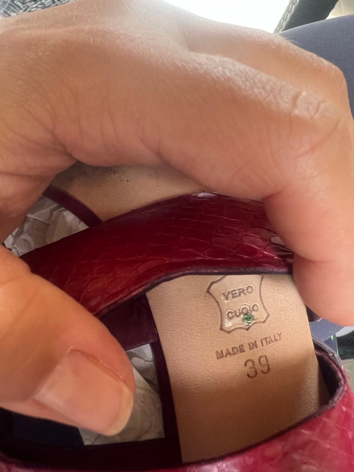 Kırmızı Deri Tokalı Dolgu Topuklu Kadın Sandalet - Görsel 4