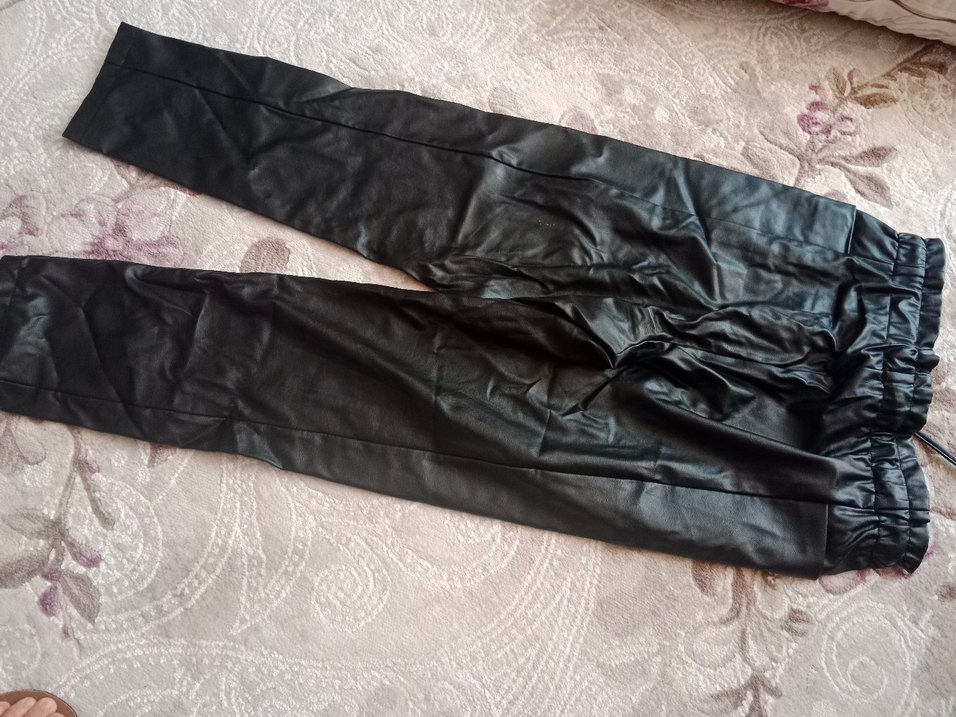 Dar Kesim Siyah Deri Kadın Pantolon - Görsel 3