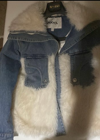 PEKYOL Kadın Beyaz Kürklü Denim Ceket