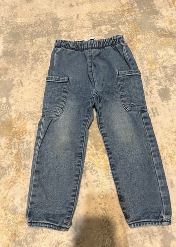 Zara kot pantolon tertemiz durumda 3-4 yaş