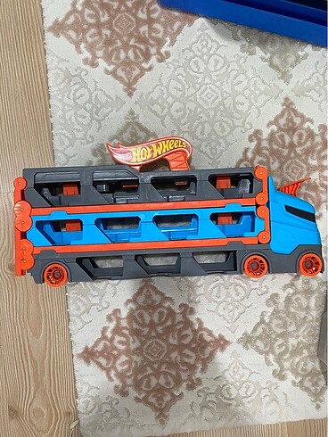 Hot wheels tır