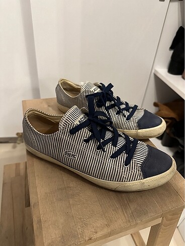 Lacoste lacivert çizgili ayakkabı