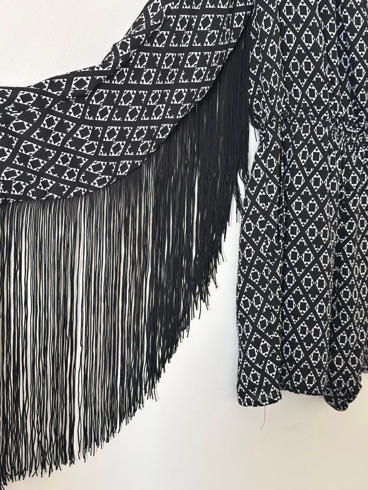 Püsküllü Siyah Kadın Tulum - Görsel 2