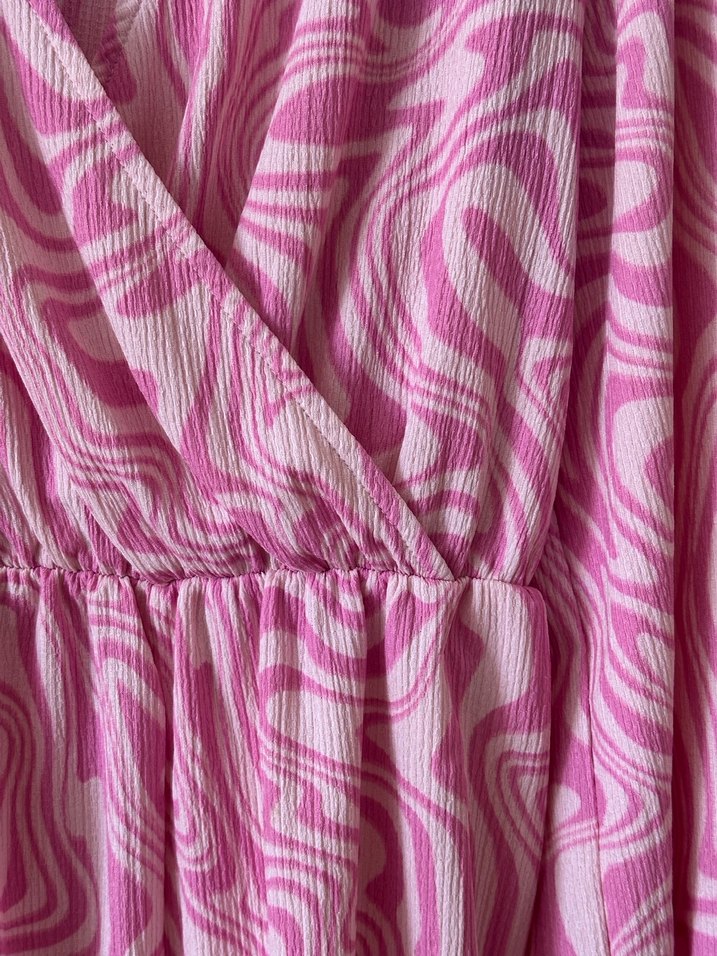 Pembe Batik Desenli Mini Hemşire Sabahlığı - Görsel 3