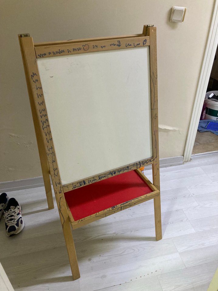 Çocuklar İçin Ahşap Yazı Tahtası ve Raf - Görsel 4