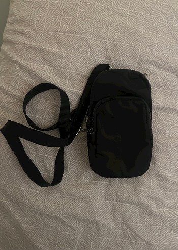 Siyah Minimalist Kadın Çapraz Çanta