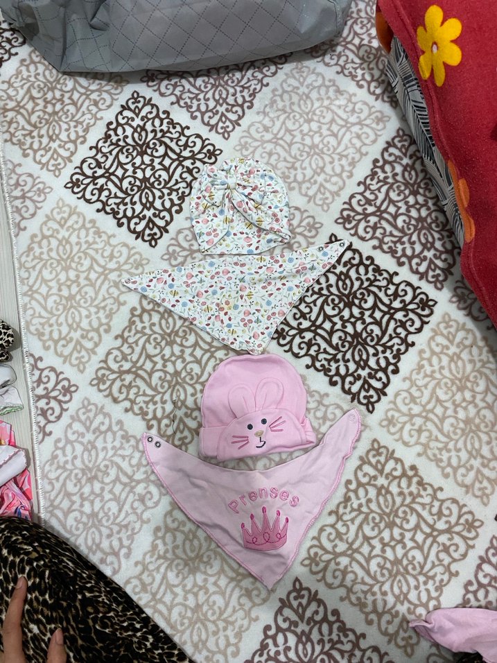 Pembe Nakışlı Bebek Önlüğü - Görsel 2