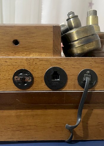 Ahşap ve Metal Antika Telefon - Görsel 3