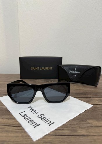 Yves Saint Laurent Saint Laurent Siyah Parlak Kadın Güneş Gözlüğü