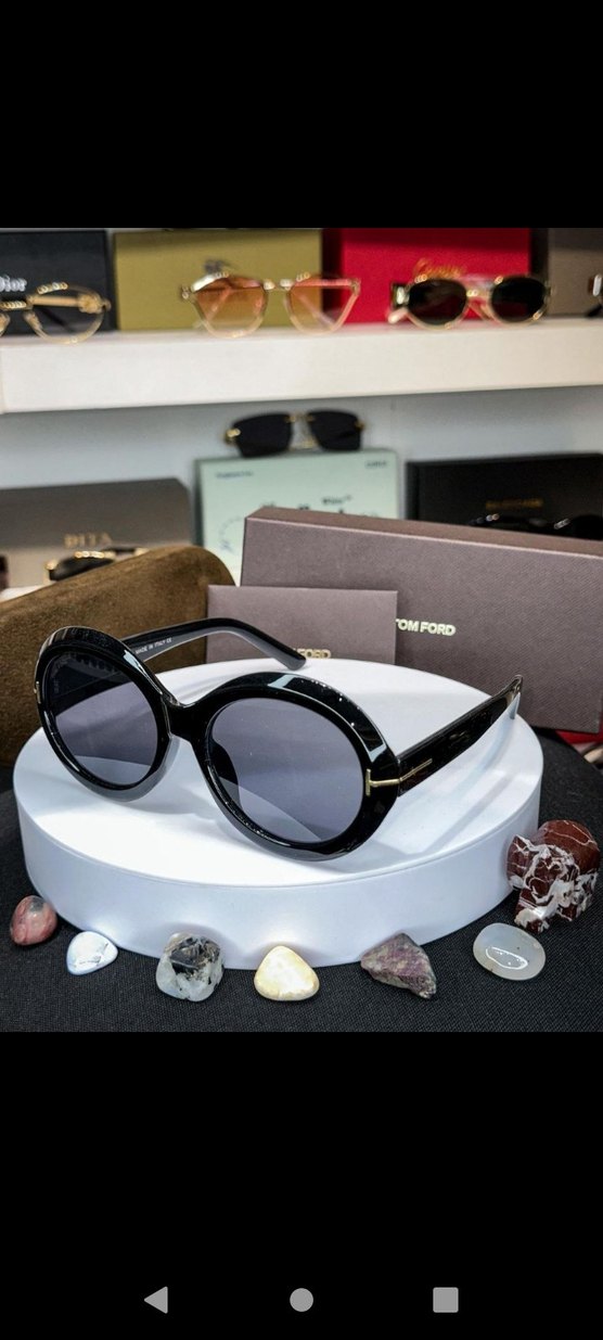 Siyah Parlak Kadın Klasik Güneş Gözlüğü - Görsel 2