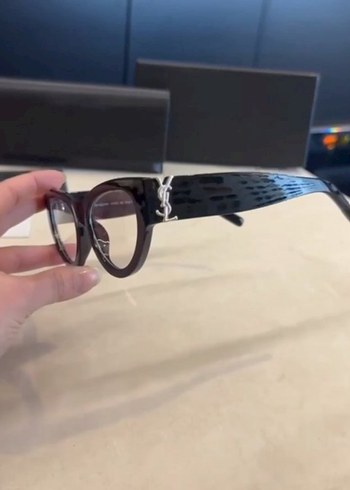 Klasik Siyah Kadın Gözlüğü - Görsel 3