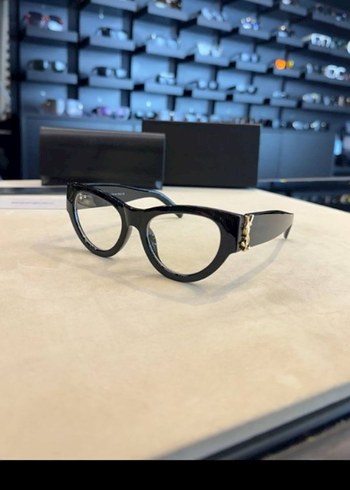 Klasik Siyah Kadın Gözlüğü - Görsel 2