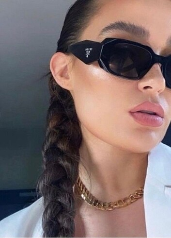 Prada güneş gözlüğü