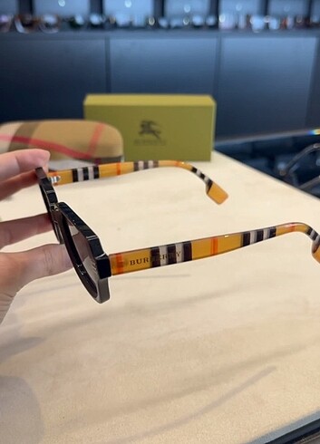 Burberry Güneş gözlüğü