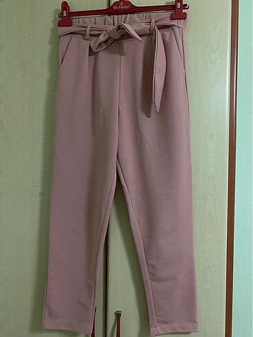 Pembe pantolon