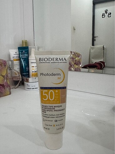 Beden Renk Bioderma Photoderm M SPF 50+ Leke Karşıtı Renkli Güneş Koruyucu