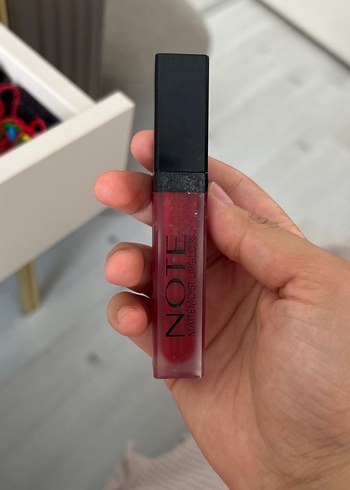 Note Koyu Kırmızı Mat Likit Ruj