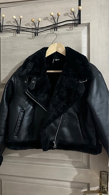 H&M H&M kürklü siyah ceket