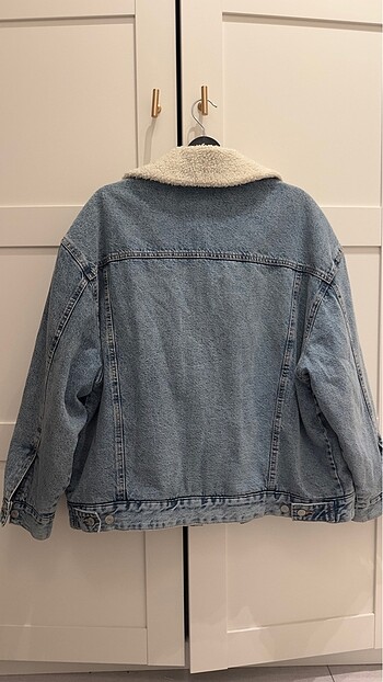 l Beden mavi Renk Pull and bear içi kürklü kot kaban ceket