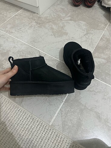 Ugg Platform Siyah Kisa Bot