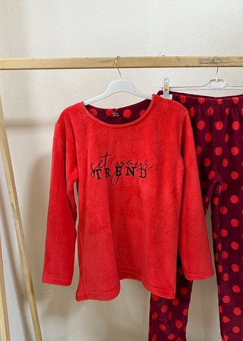 s Beden Nar çiçeği Desenli Polar Pijama Takımı