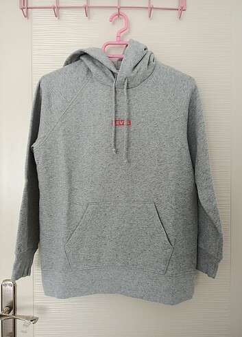 Levi's sweat