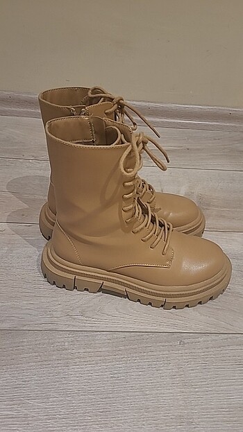 Bershka Bershka caramel bot