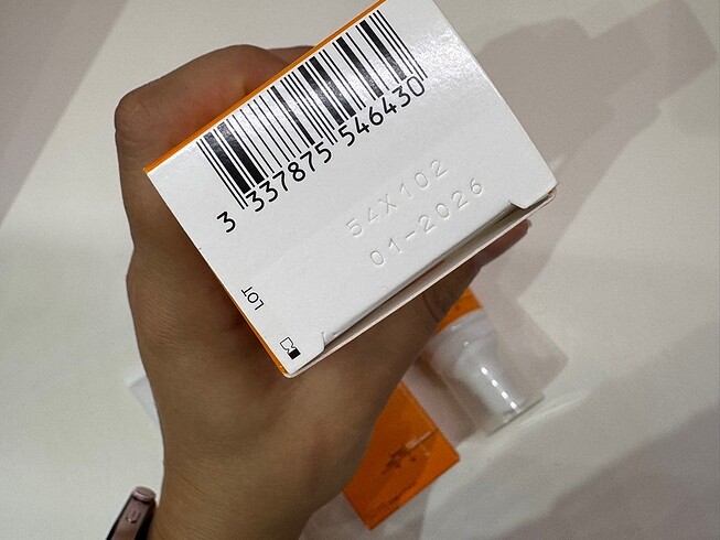 Beden La roche posay anthelios Yağlı ve Karma Ciltler İçin Yüz Güneş K