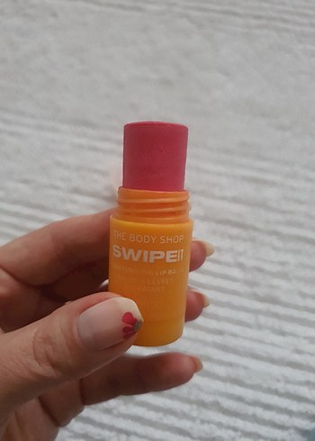 The Body Shop Swipe Dudak Balmı - Görsel 3
