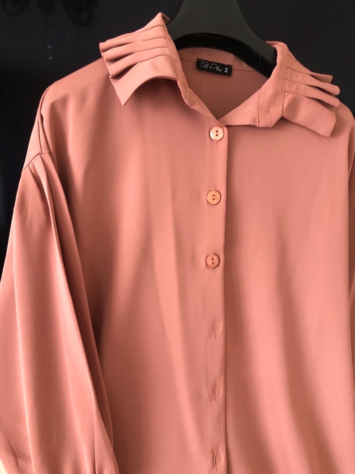 Düğmeli, Uzun Kollu Bej Kadın Bluz 1veya iki defa giyild - Görsel 3