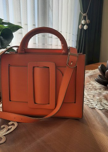 Bej Parlak Deri Tokalı Kadın Çanta - Görsel 2