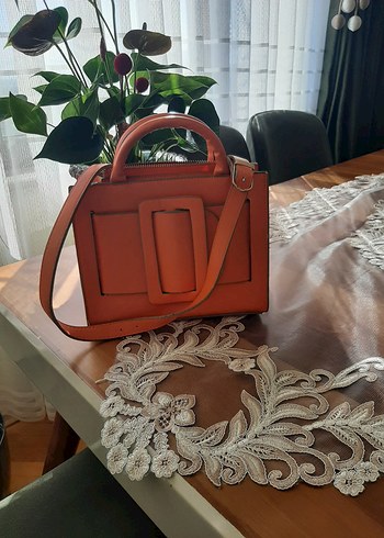 Bej Parlak Deri Tokalı Kadın Çanta - Görsel 3