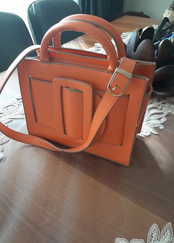 Bej Parlak Deri Tokalı Kadın Çanta - Görsel 6