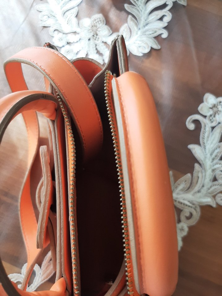 Bej Parlak Deri Tokalı Kadın Çanta - Görsel 5