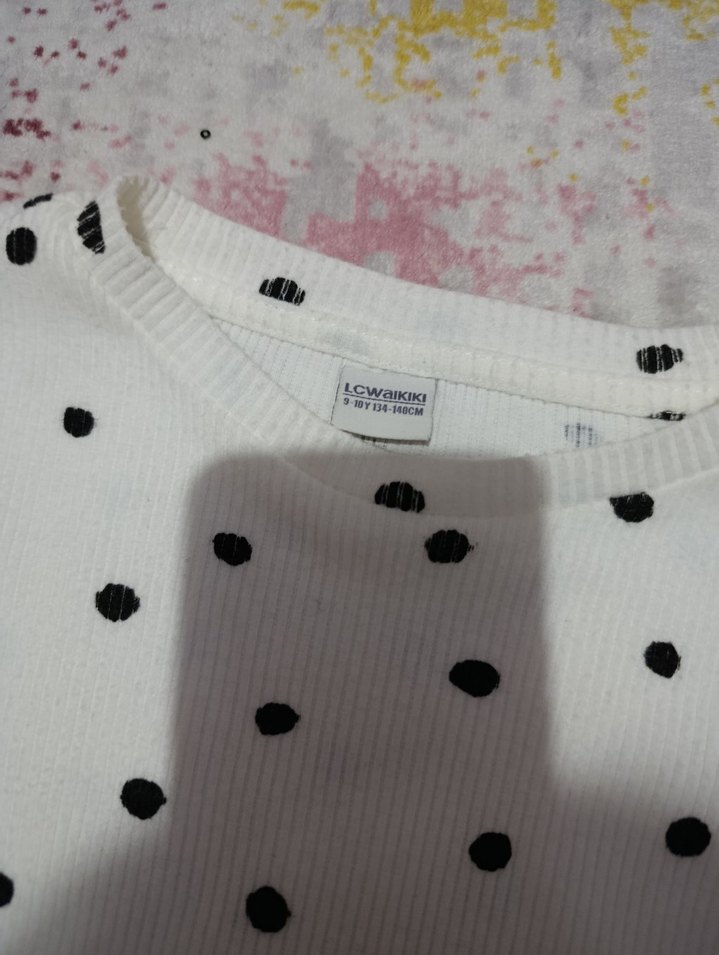 Puantiye Desenli Beyaz Uzun Kollu Kız Tişörtü - Görsel 2