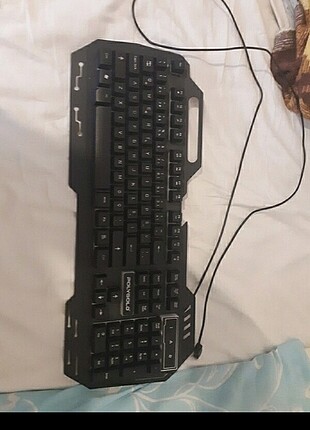 Beden PolyGold PG-956 Işıklı Gamer Klavye