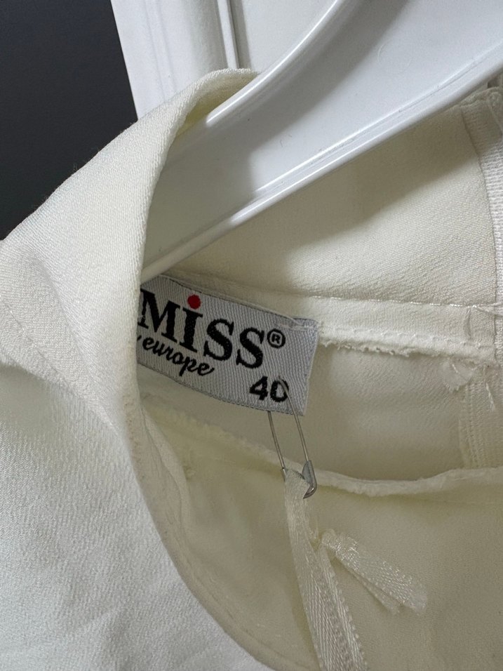 Zincir Detaylı Beyaz Midi Kadın Gömlek - Görsel 4