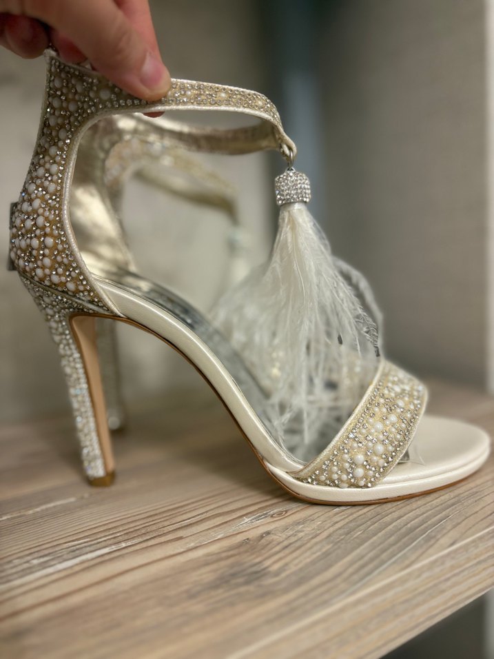 İnci İşlemeli Beyaz Yüksek Topuklu Abiye Ayakkabı - Görsel 3