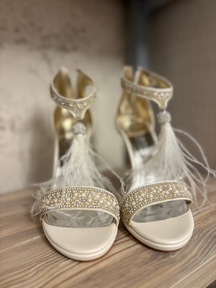 İnci İşlemeli Beyaz Yüksek Topuklu Abiye Ayakkabı - Görsel 2
