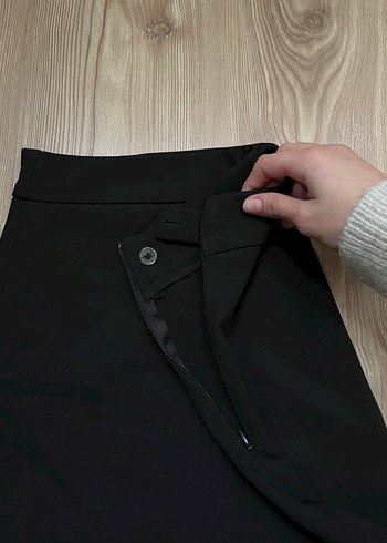 Düz Siyah Mini Etek, Kemerli, Dar Kesim - Görsel 3