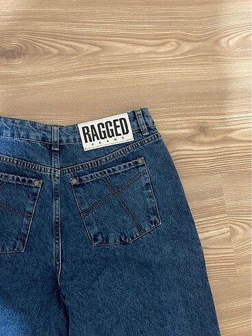 Ragged jean