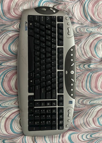 Gri-Beyaz Çok Fonksiyonlu Klavye - Görsel 2