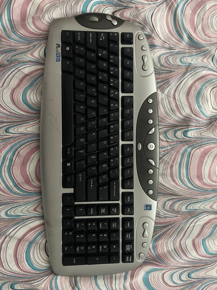 Gri-Beyaz Çok Fonksiyonlu Klavye - Görsel 2