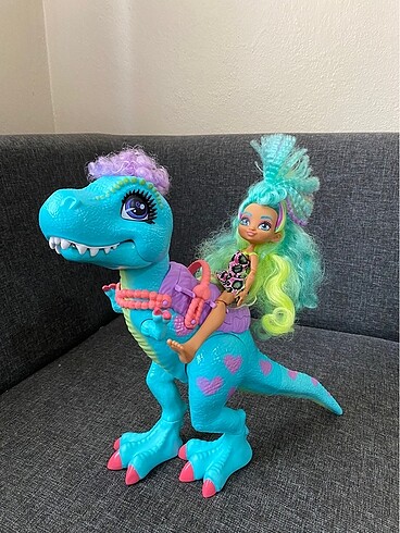  Beden Rockelle doll and her T-Rex