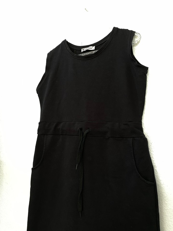 Siyah Elbise - Görsel 4