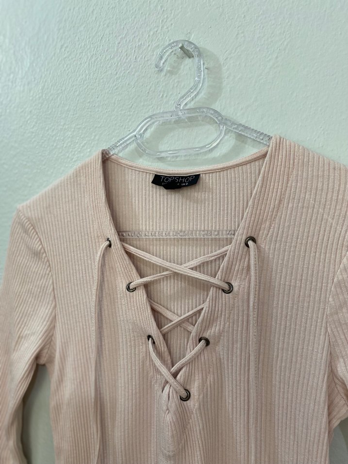 Bej V Yaka Bağcıklı Kadın Bluz - Görsel 4