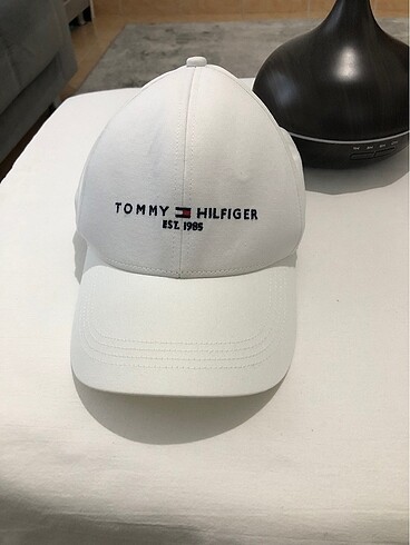 TOMMY HİLFİGER ŞAPKA