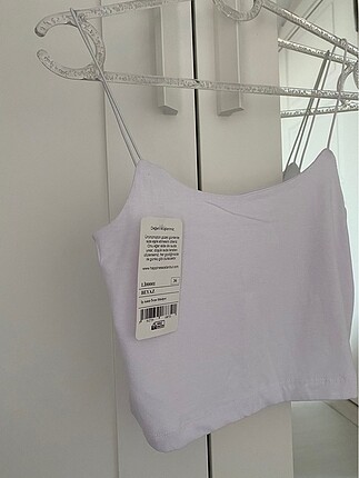 Beyaz askılı crop top