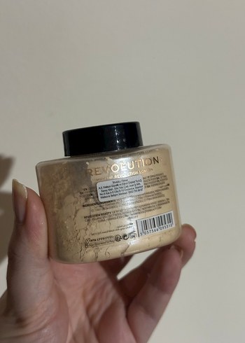 Revolution Banana Light Pudra - Görsel 3