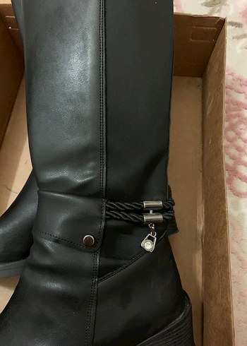 Kadın Siyah Deri Tokalı çizme - Görsel 3